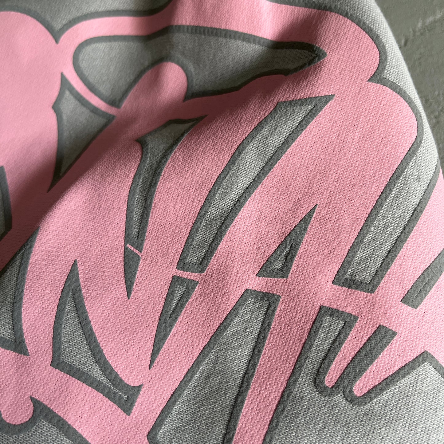 SYNAWORLD “SYNA LOGO” TRACKSUIT – GREY/PINK