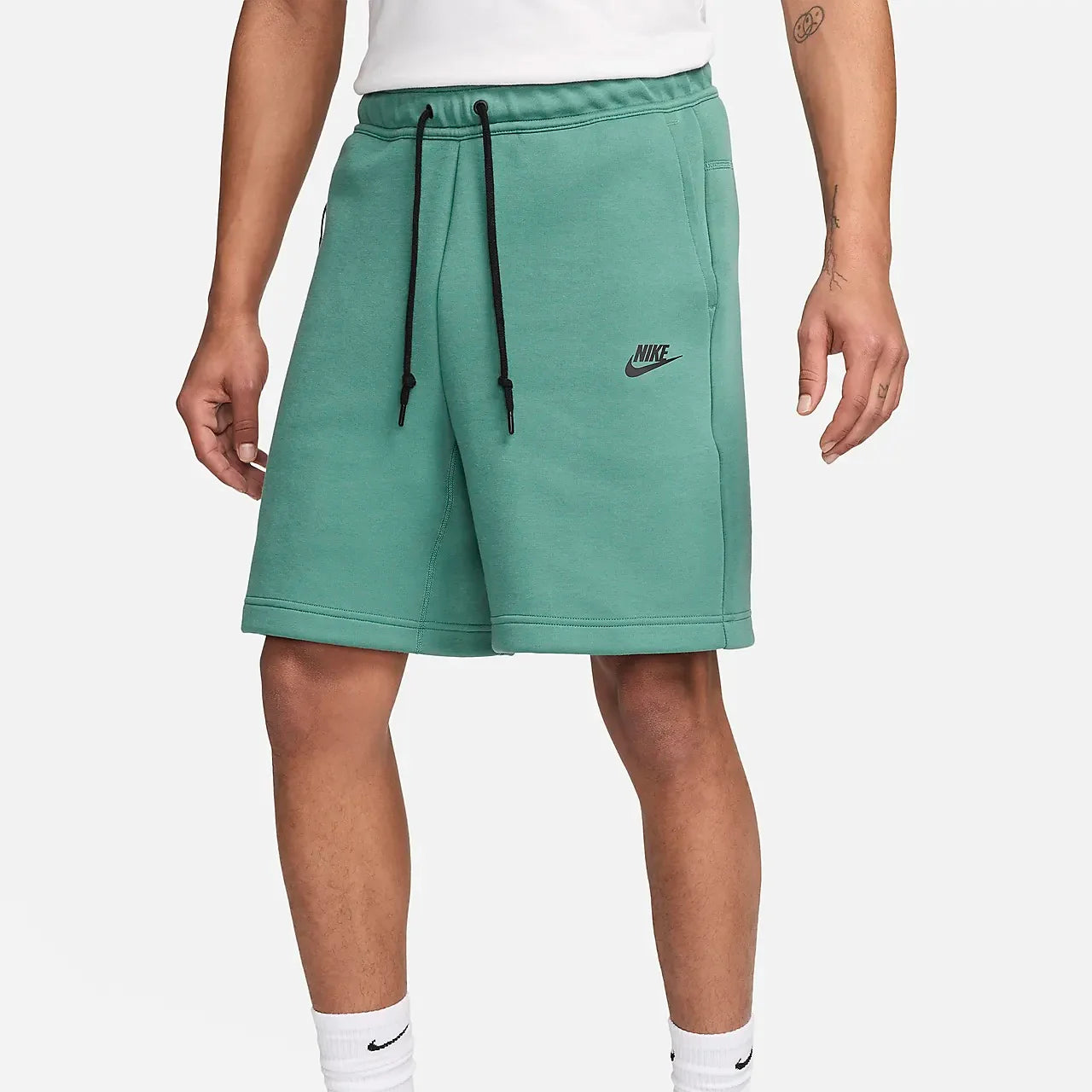 NIKE SPORTSWEAR TECH FLEECE SHORTS