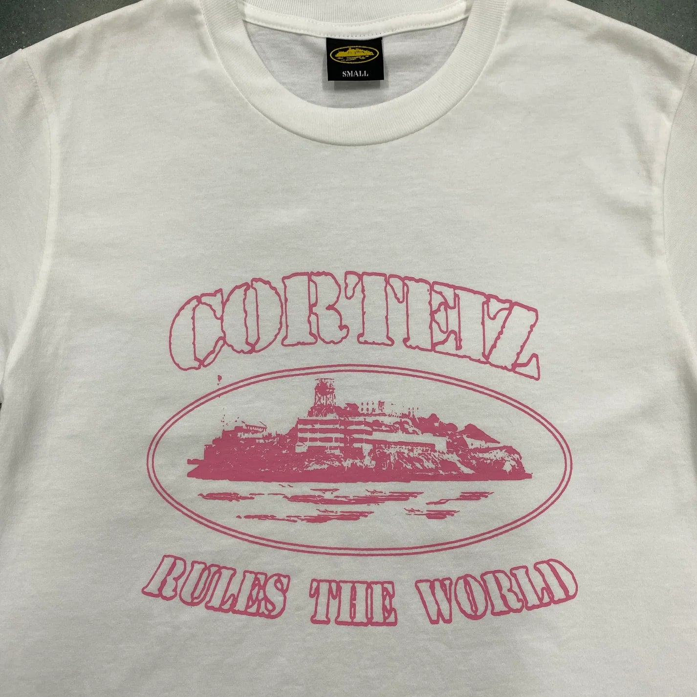 CORTEIZ ALCATRAZ T-SHIRT WHITE/PINK