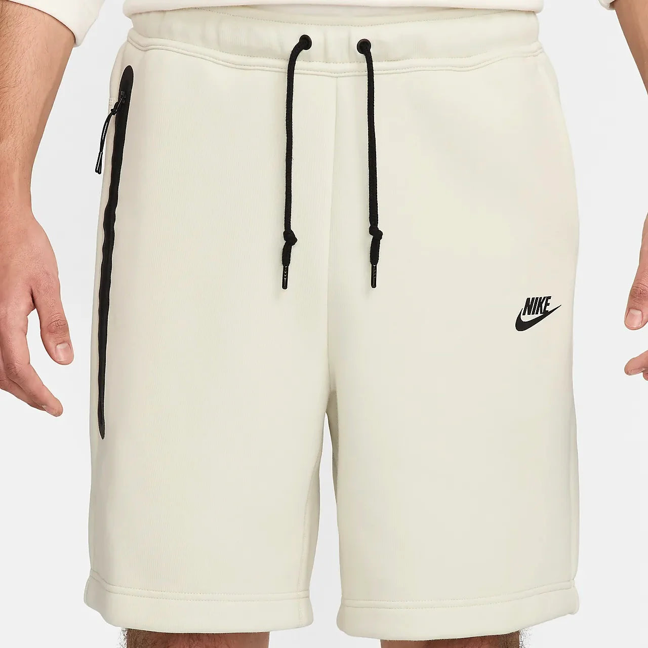 NIKE SPORTSWEAR TECH FLEECE SHORTS