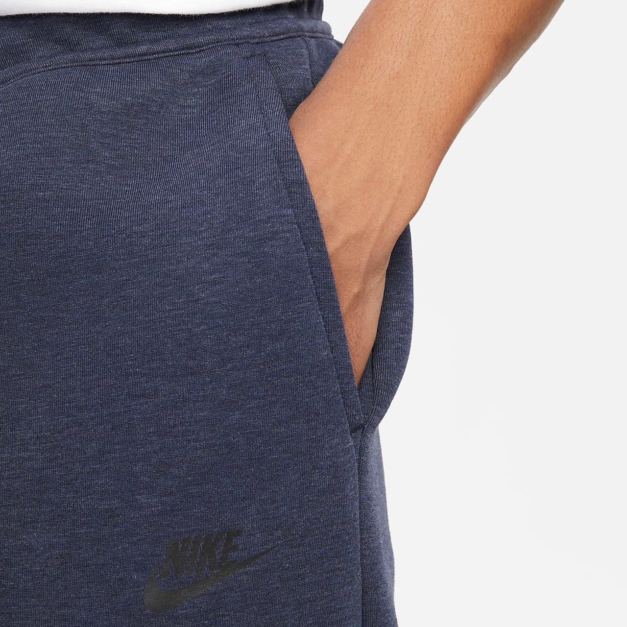 NIKE SPORTSWEAR TECH FLEECE SHORTS