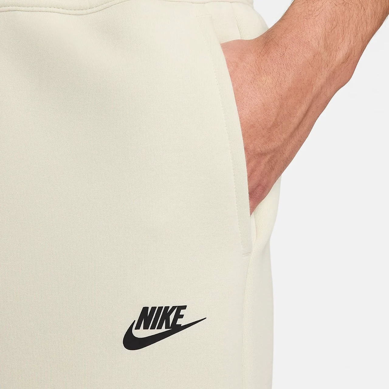 NIKE SPORTSWEAR TECH FLEECE SHORTS