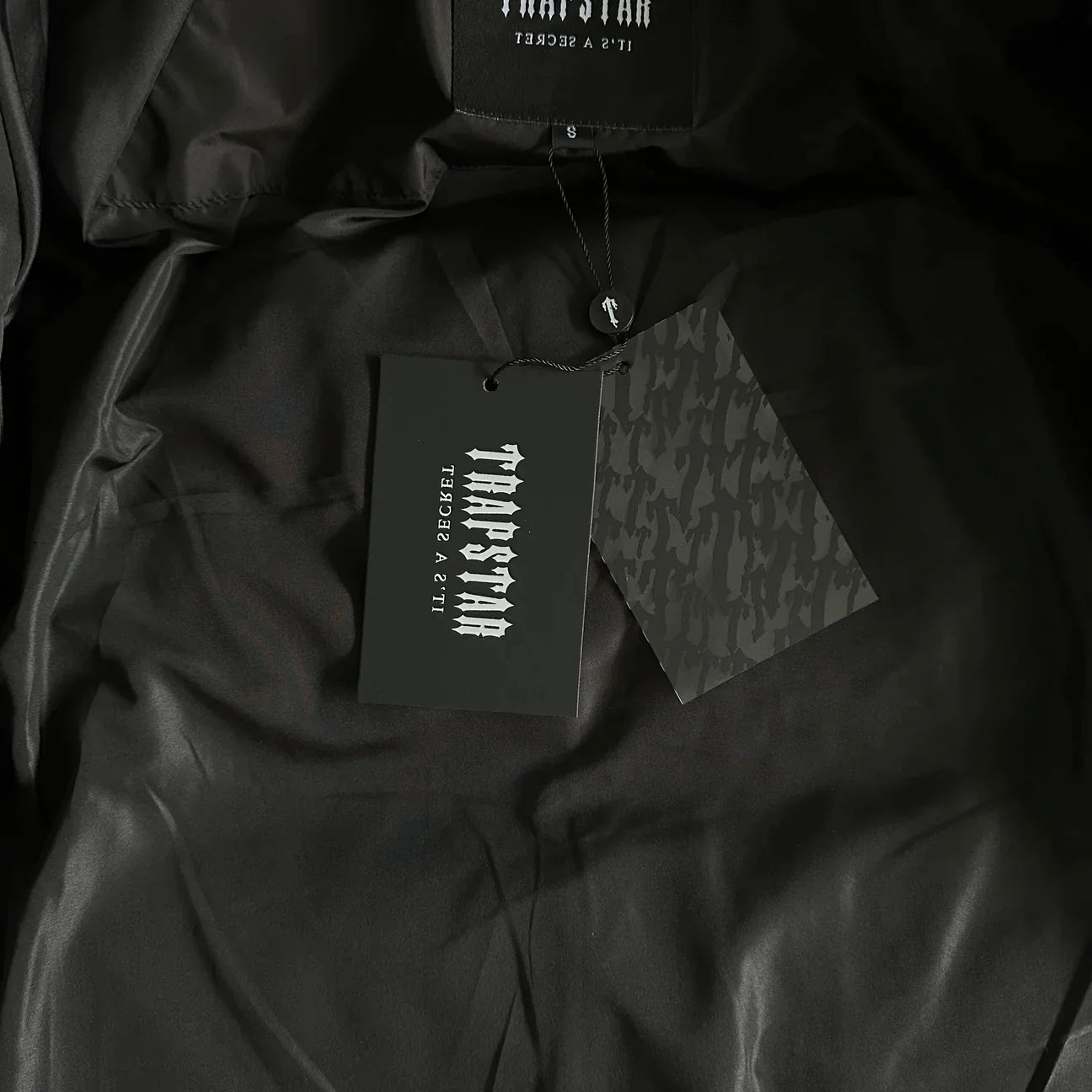 TRAPSTAR DECODED ARCH BLACK PUFFER