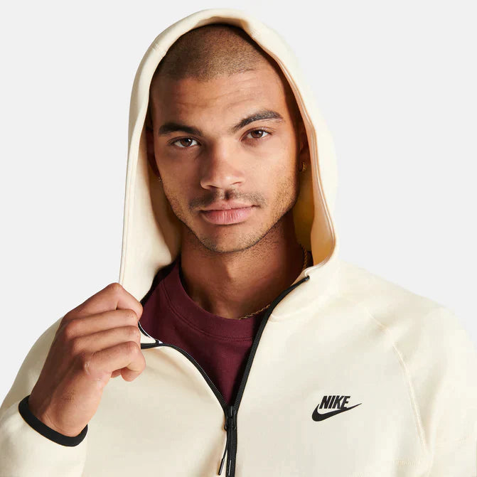 NIKE TECH FLEECE COCONUT MILK WINDRUNNER FULL ZIP