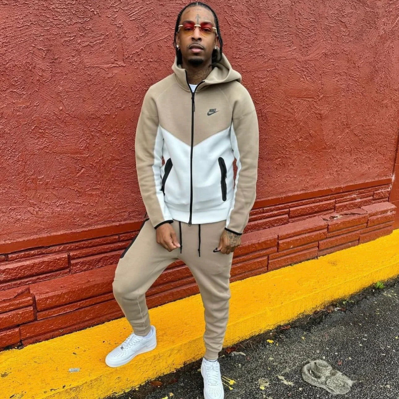 NIKE TECH FLEECE LIGHT BROWN WINDRUNNER