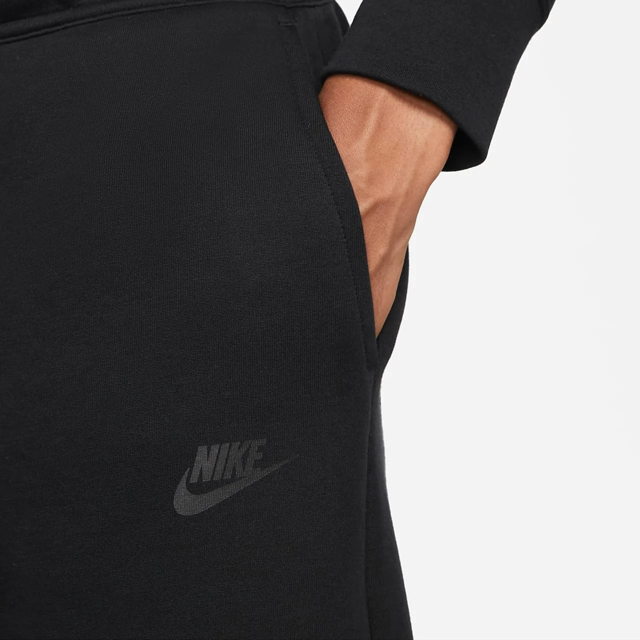 NIKE SPORTSWEAR TECH FLEECE SHORTS