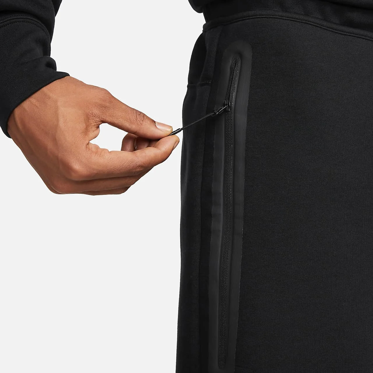 NIKE SPORTSWEAR TECH FLEECE SHORTS