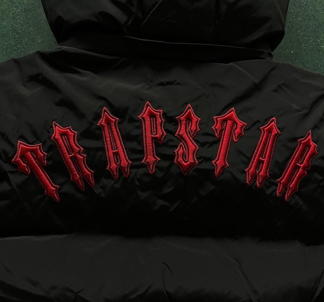 TRAPSTAR DETACHABLE HOODED PUFFER JACKET BLACK RED