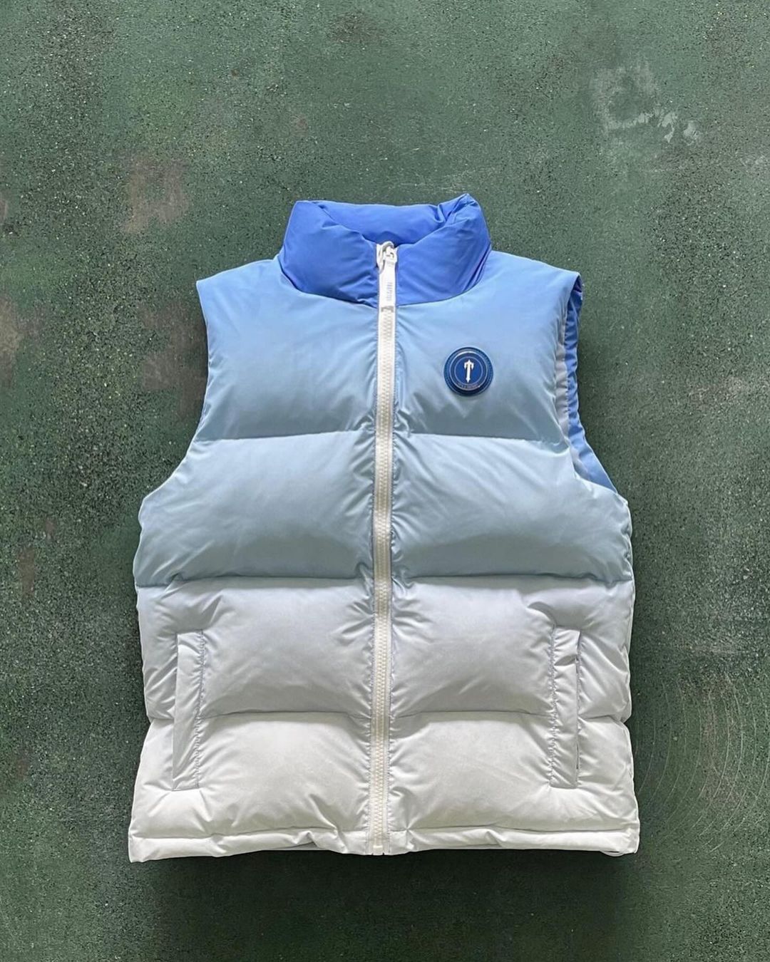 TRAPSTAR IRONGATE BADGE GILET ICE BLUE