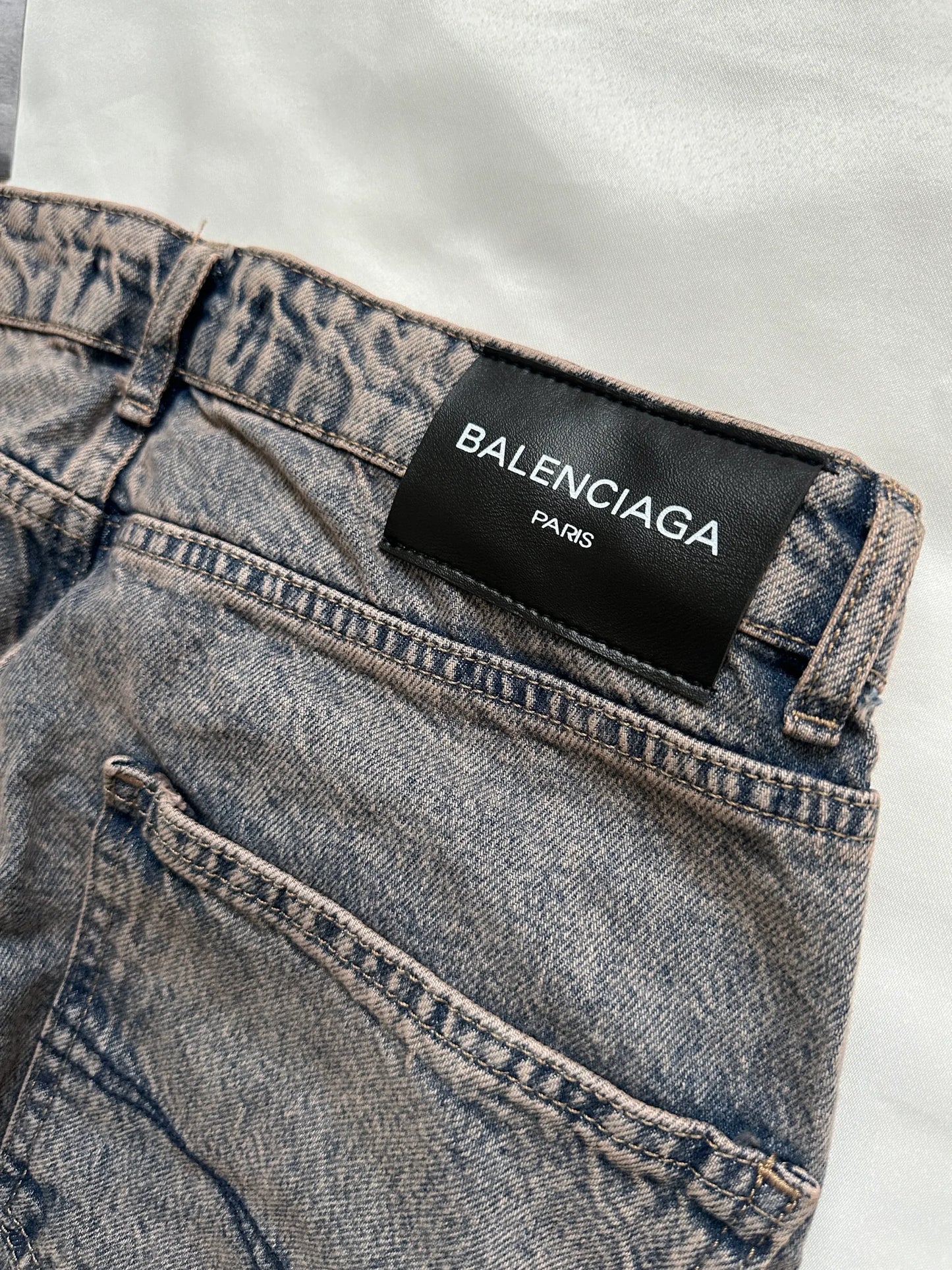 BALENCIAGA FRONT LOGO BAGGY JEANS