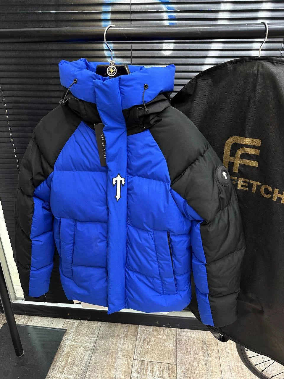 TRAPSTAR IRONGATE ARCH PUFFER JACKET (FW23) - BLUE/BLACK