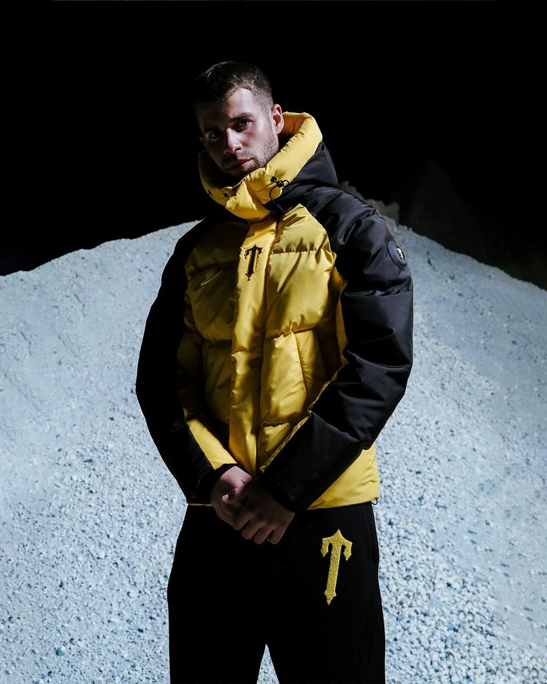 TRAPSTAR DECODED ARCH PUFFER JACKET - BLACK/YELLOW